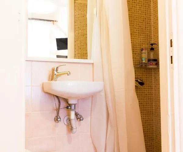 1834 Classic Beauty Konukevi Ermoupoli