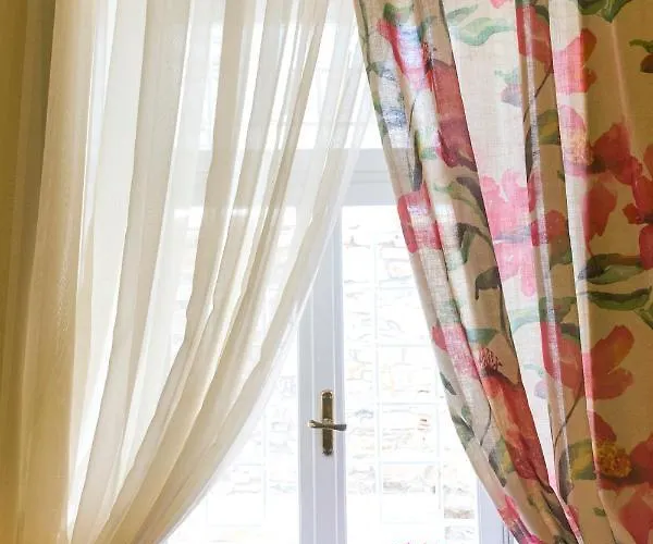 1834 Classic Beauty Ermoupoli