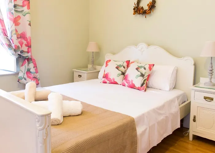 1834 Classic Beauty Ermoupoli