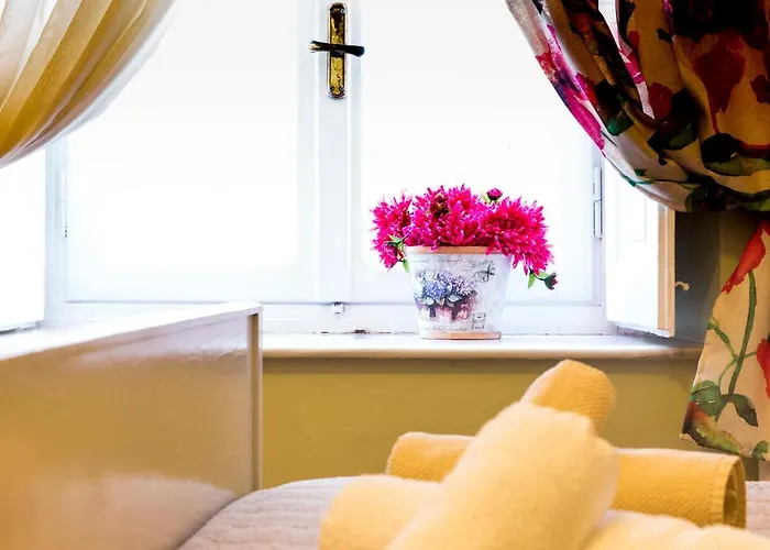 1834 Classic Beauty Ermoupoli