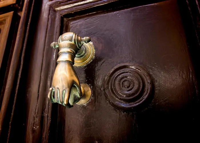 1834 Classic Beauty Konukevi Ermoupoli